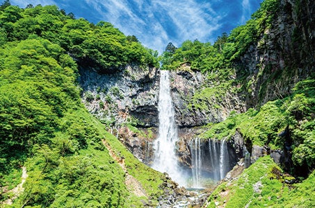 【富山空港発着】草津温泉と鬼怒川温泉に泊まる 世界遺産日光東照宮・軽井沢15景3日間3